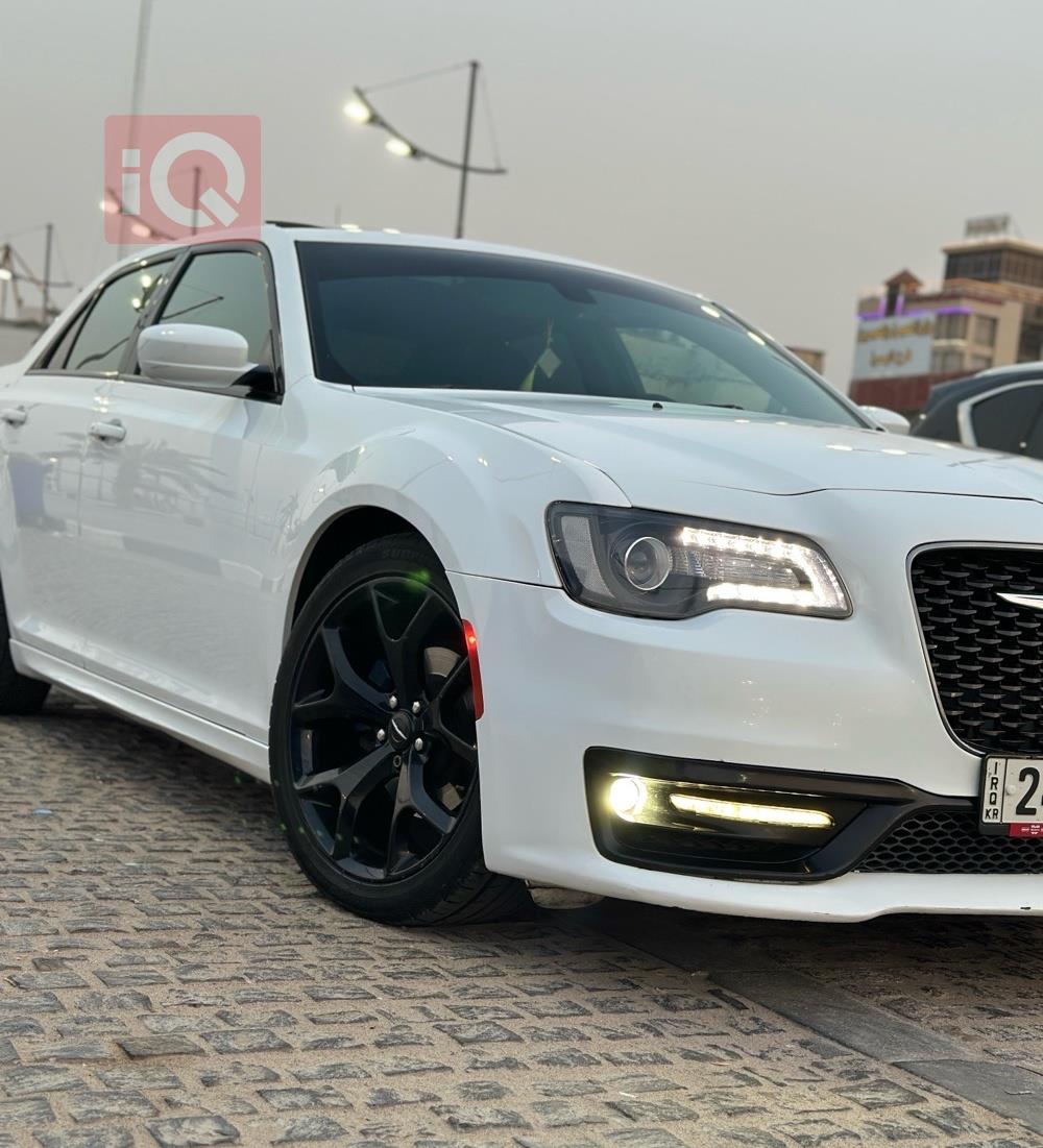 كرايسلر 300